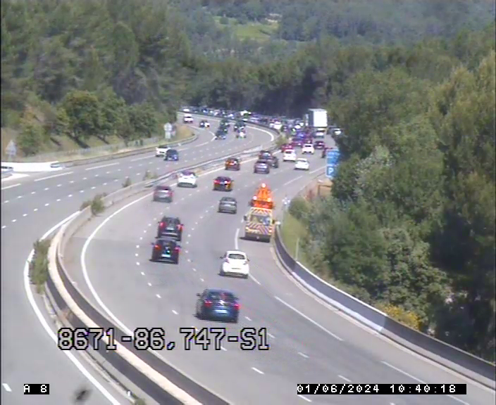 Six voitures impliquées dans un accident sur l'A8 à hauteur de Brignoles, la circulation fortement perturbée ce samedi matin