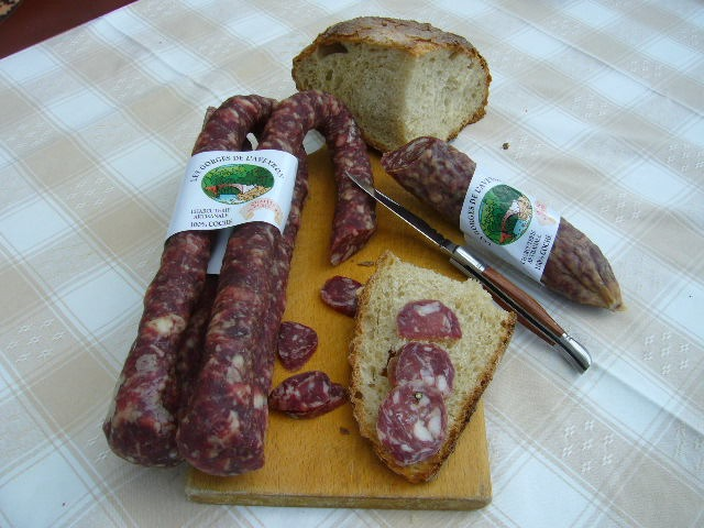 Des saucisses de l'Aveyron rappelées dans toute la France en raison d'une contamination à la salmonelle