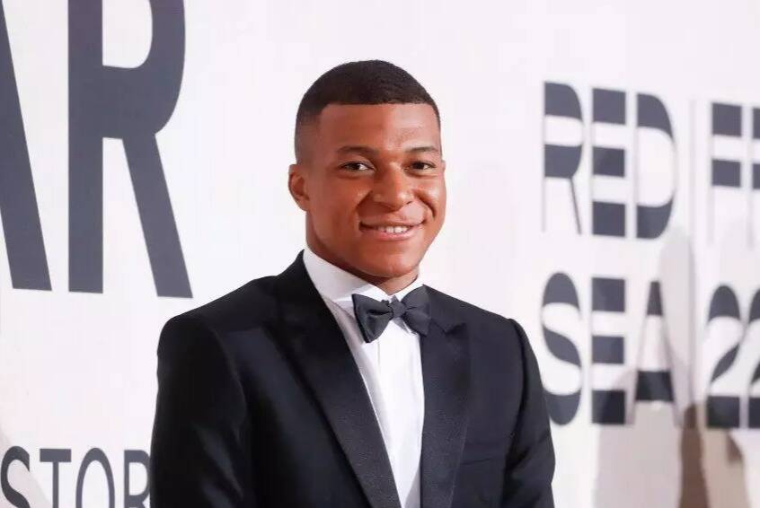 Affaire Pogba: Paul "m'a appelé" et "j'ai confiance en la parole d'un coéquipier" dit Mbappé