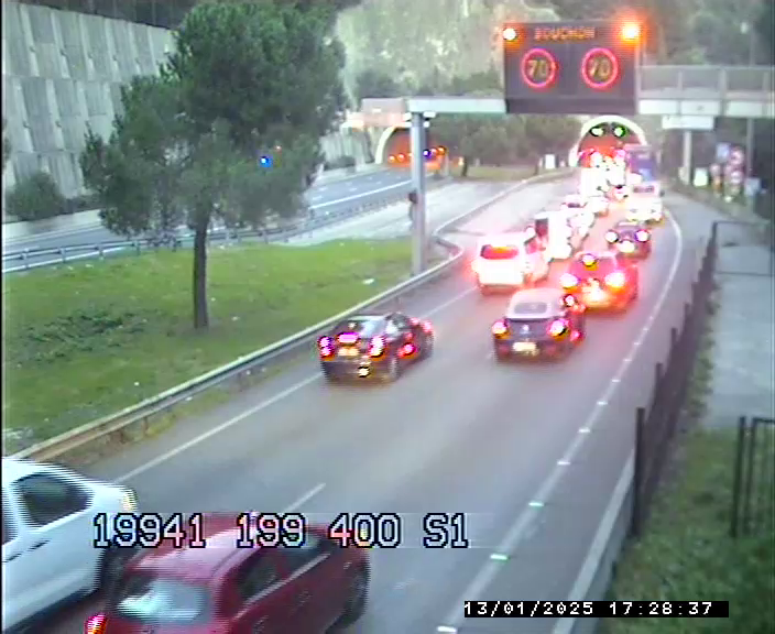 Véhicule en feu dans un tunnel sur l'A8: la circulation autour et dans Nice est très compliquée ce lundi soir, on fait le point