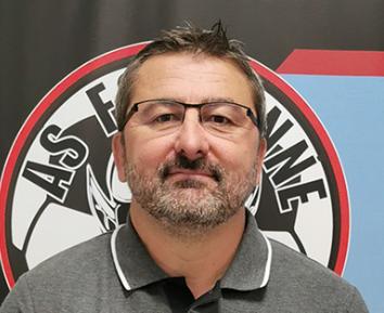 "Le football, c'est le reflet de la société", observe Gilles Massa, co-président du club de l'AS Fontonne à Antibes