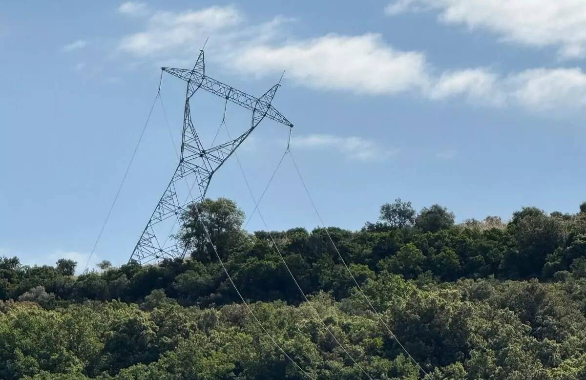 Panne d'électricité géante dans les alpes-maritimes: trois piliers d'un pylône sciés, 