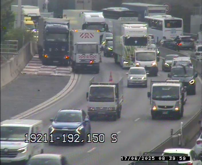 2 kilomètres en 30 minutes: pourquoi la circulation était totalement bouchée ce mardi à Nice et sur l'autoroute A8