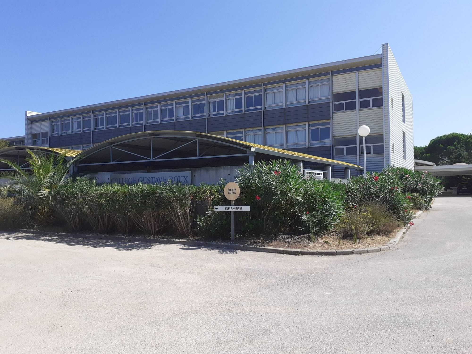 Un élève interpellé devant son lycée dans le Var après avoir menacé de "tout faire sauter"