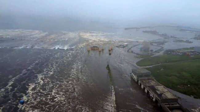 Alerte tsunami dans tout le Pacifique: les images des premières vagues qui déferlent après le séisme en Russie