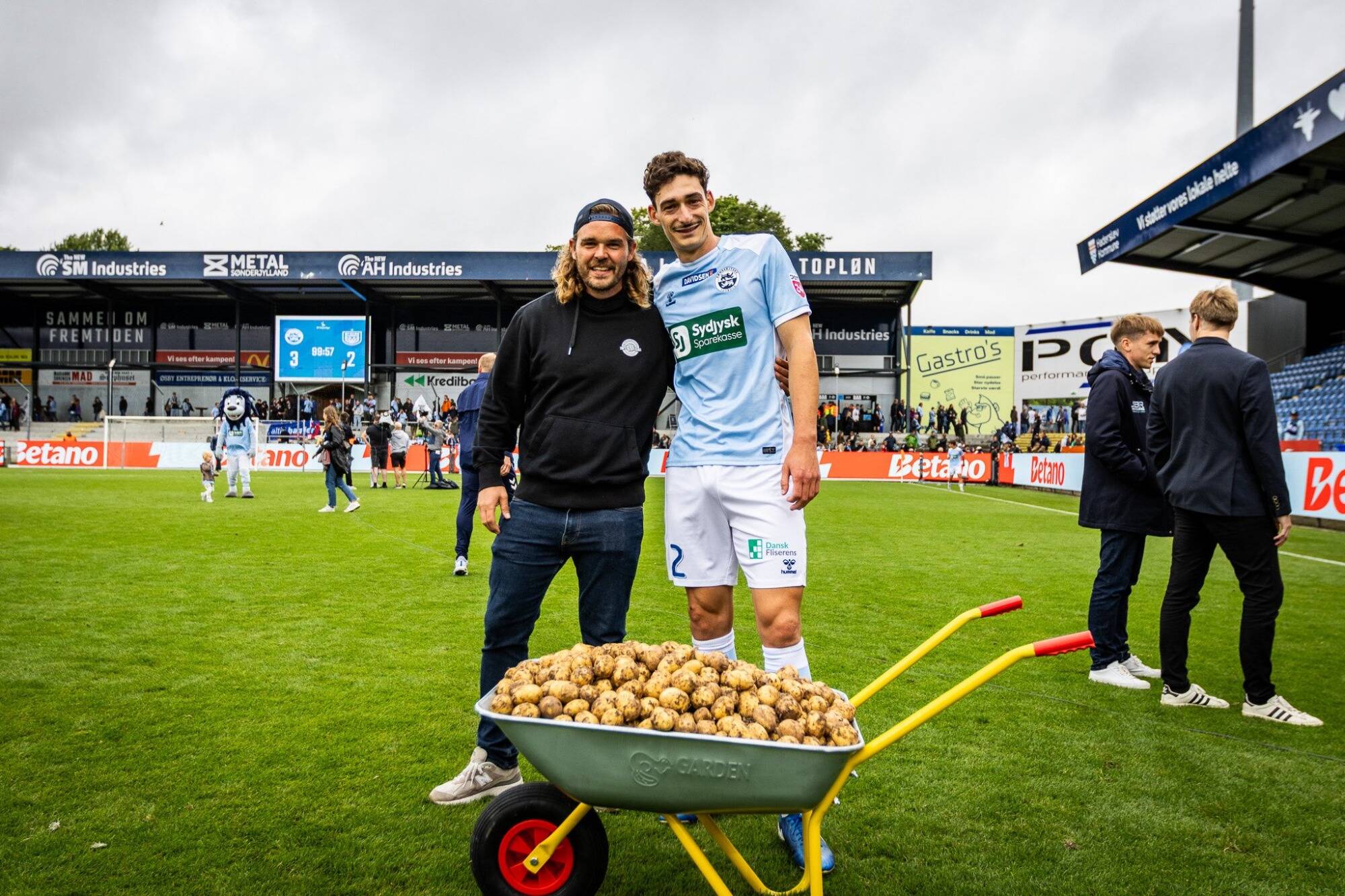Elu homme du match, un footballeur français récompensé avec... 55 kg de patates