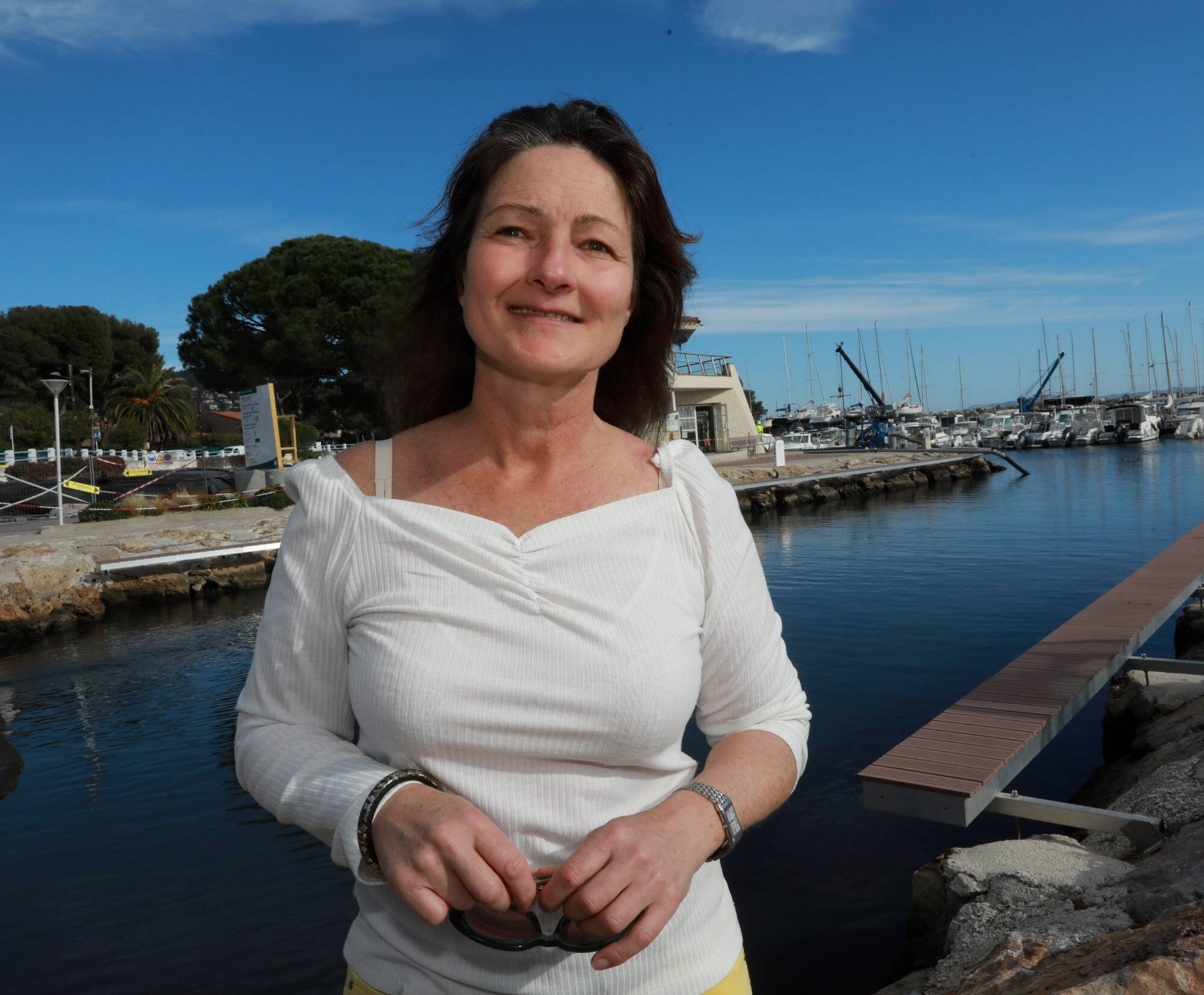 "Je n'ai rien vu venir."Comment ces familles tentent de renouer avec leurs proches sensibles aux thèses complotistes