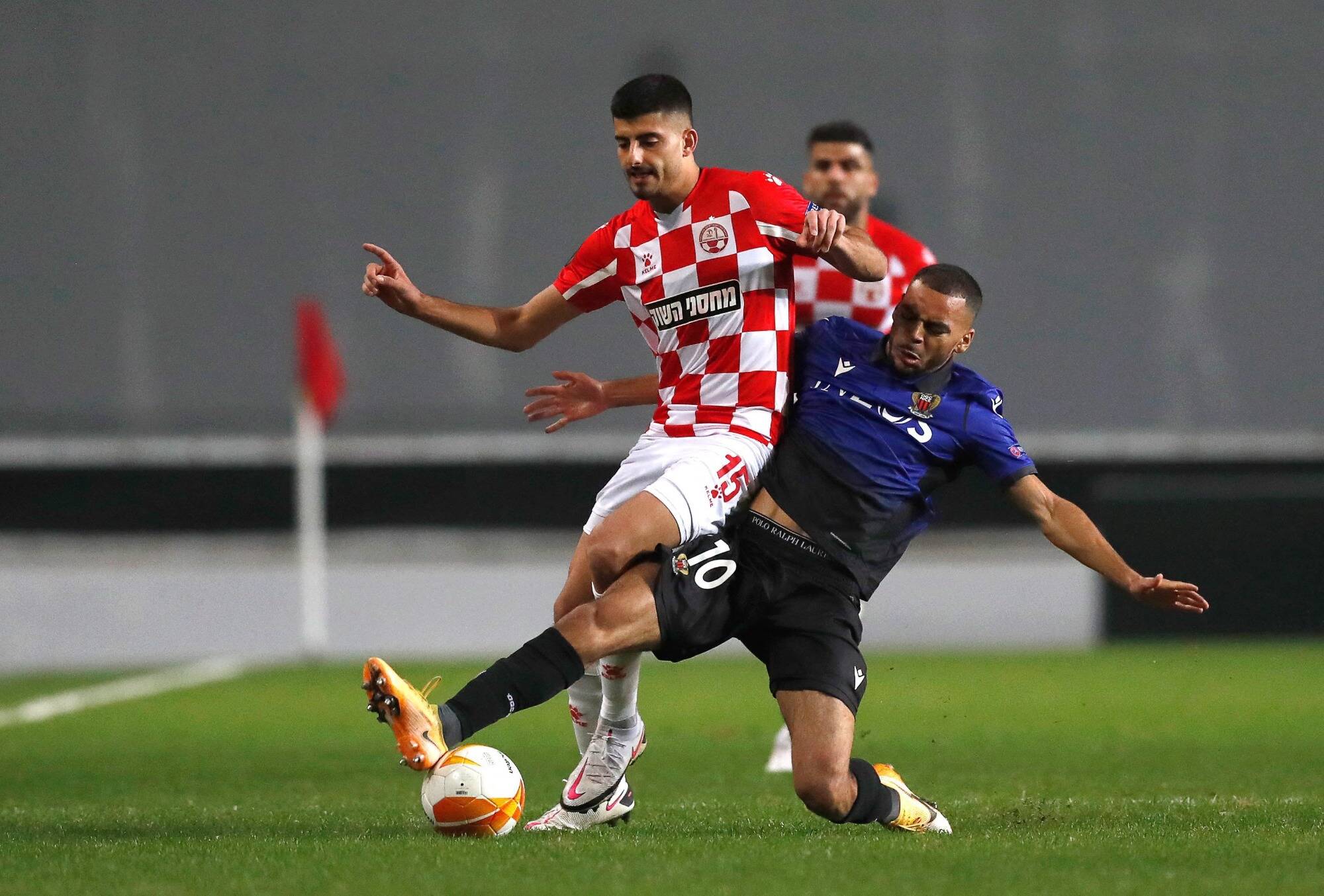 Les jeunes de l'OGC Nice tiennent le coup en Israël, 0-0 à la mi-temps