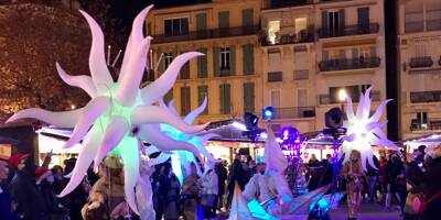 4 photos pour revivre la parade du marché de Noël à Cannes