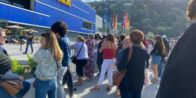 Déjà plus d'une centaine de personnes devant le magasin Ikea de Nice qui ouvre officiellement ce mercredi