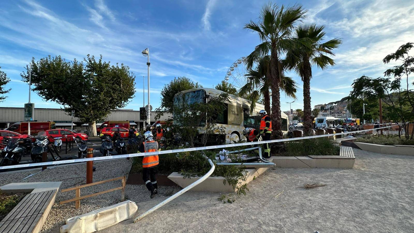 Un accident entre deux bus et plusieurs deux-roues fait dix-huit victimes à Cannes ce dimanche soir
