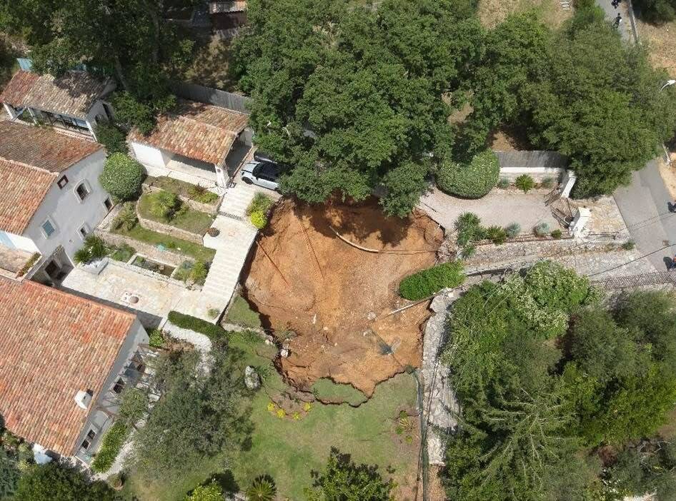 Rétablissement de l'électricité, canalisation d'eau impactée, accès interdit... On fait le point sur l'effondrement d'un terrain au Tignet