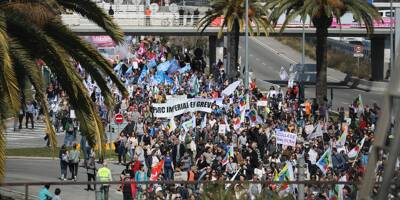Grève du 23 mars: Les manifestants bloquent les accès à l'ouest de Nice, le trafic complètement saturé autour de l'aéroport