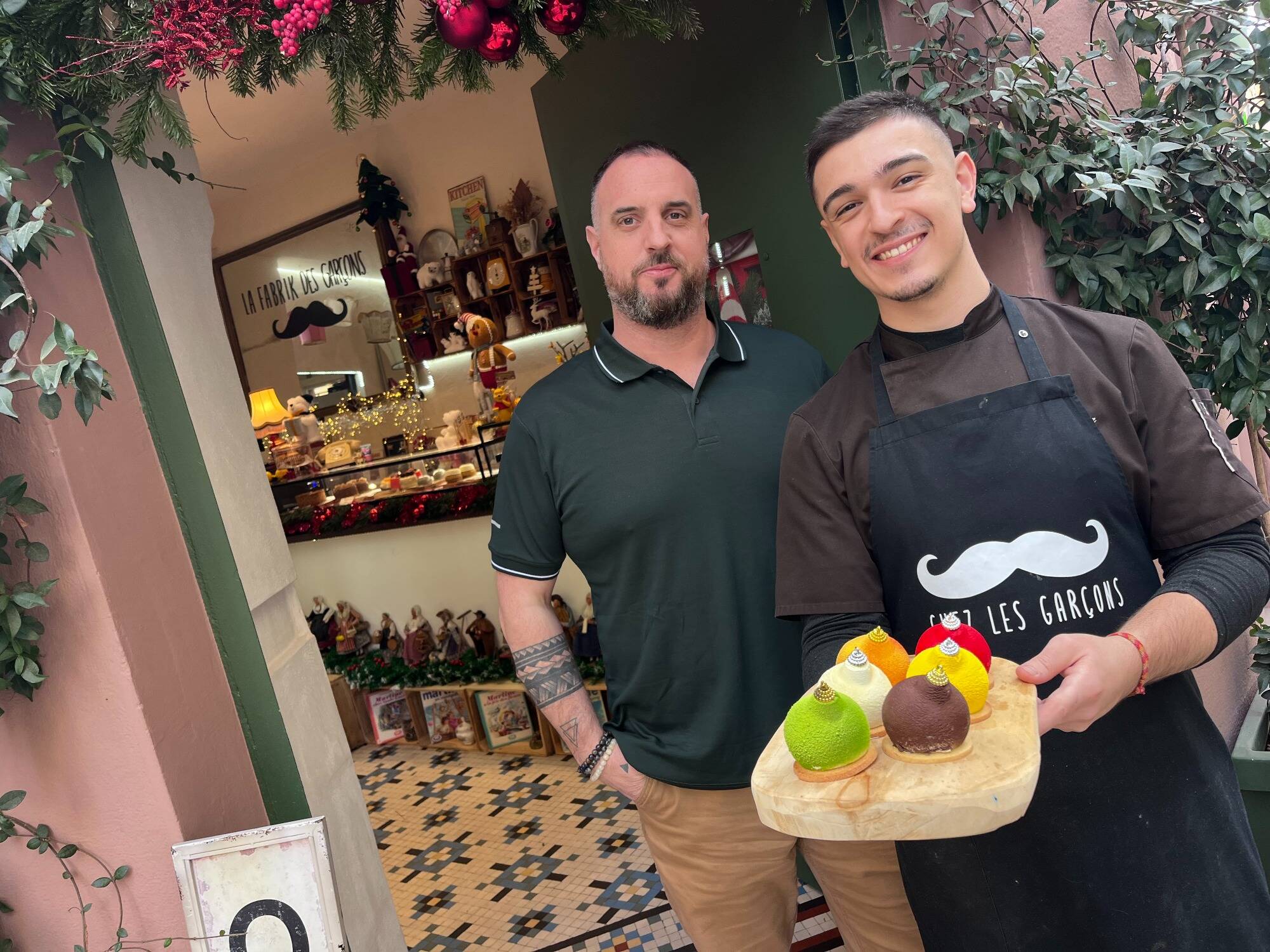 Marre des bûches pendant les fêtes? Ce célèbre pâtissier niçois lance une gamme de boules de Noël pour satisfaire tous les goûts