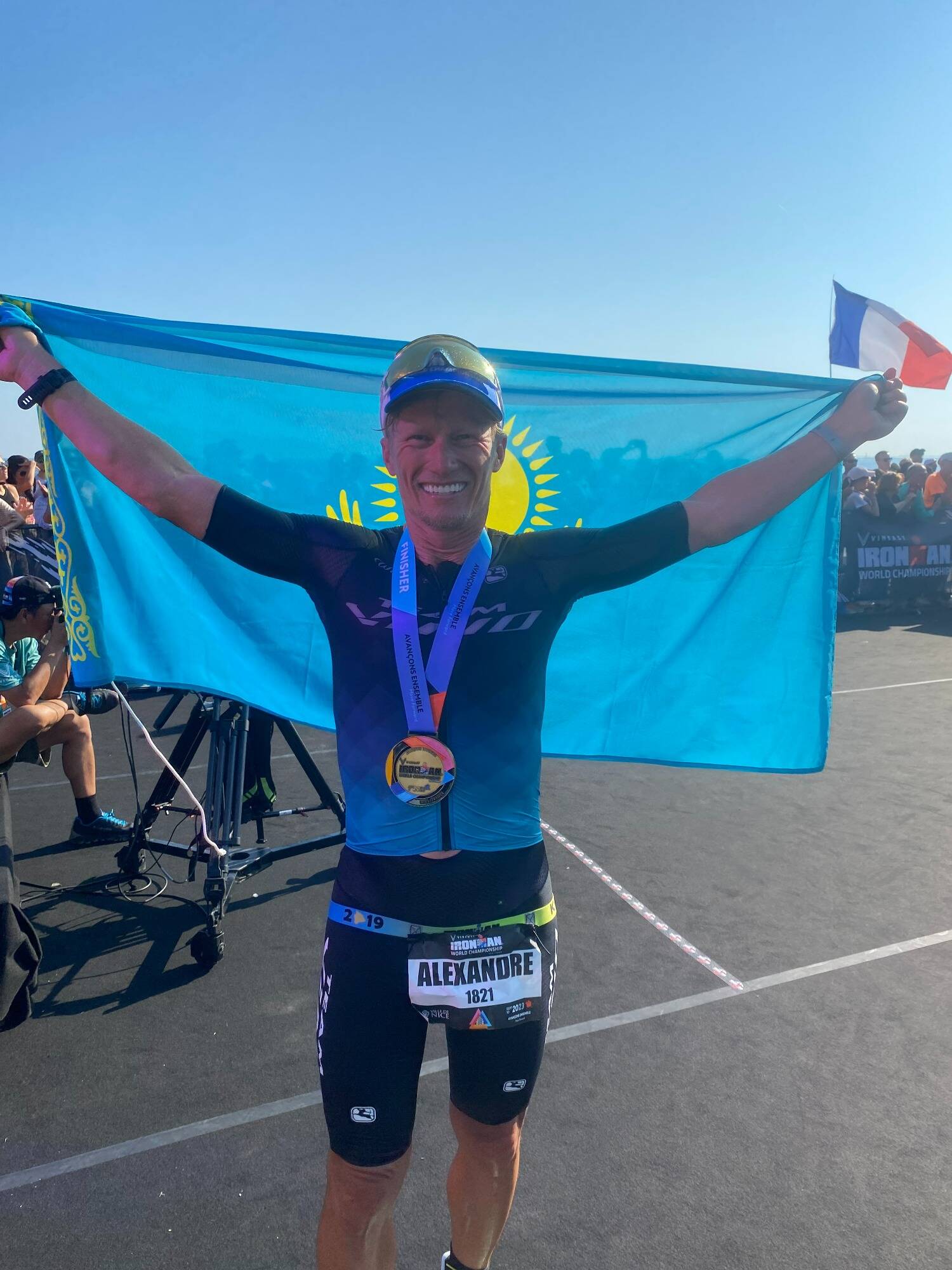 Les deux anciens champions cyclistes Alexandre Vinokourov et Laurent Jalabert champions du monde Ironman à Nice