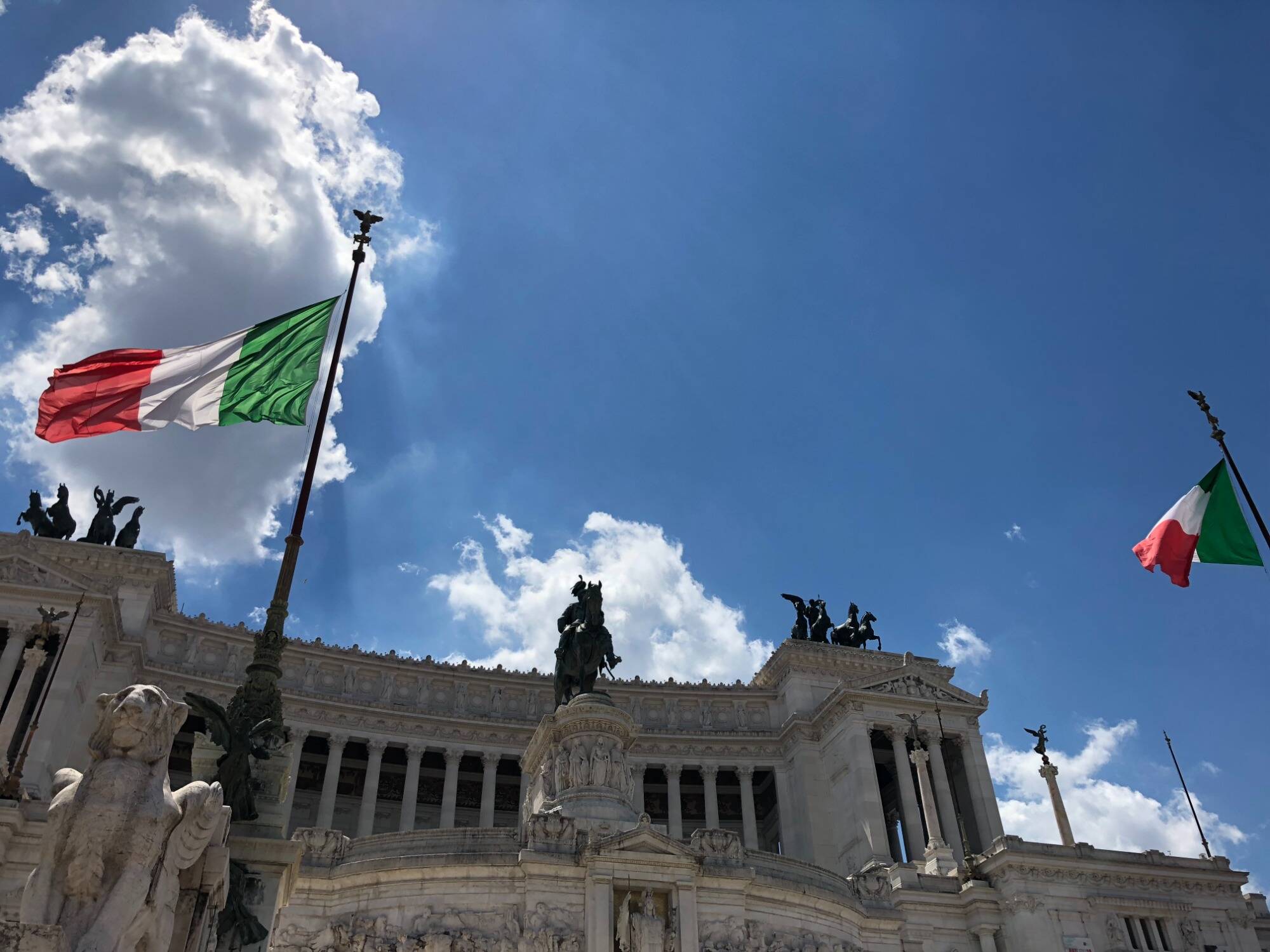 En Italie, le pass sanitaire devient obligatoire pour les enseignants et les usagers des transports publics