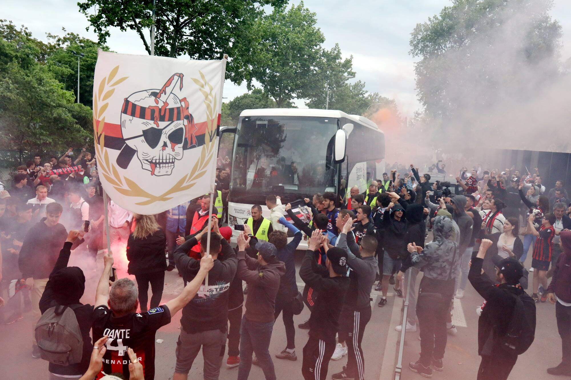 OGC Nice players cheered ahead of their departure for the Coupe de France final in Paris