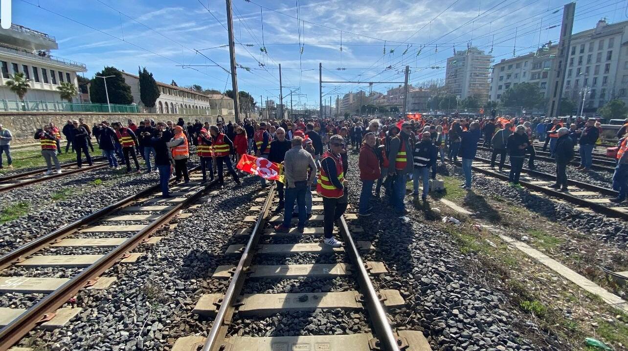 Retraites: mobilisations à Toulon et Nice, encore des perturbations ce week-end... suivez notre direct