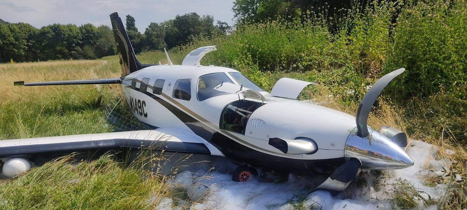 Un Avion Se Crashe Au Moment De Son Décollage à Laéroport De Saint Tropez Var Matin