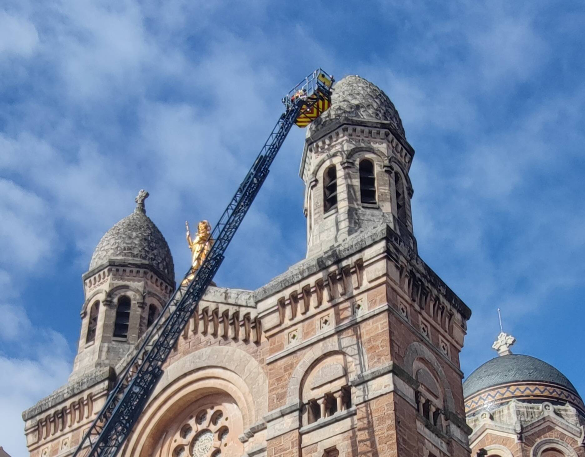 "Contenus" et "relativement facilement réparables": on fait le point sur les dégâts causés par la foudre sur la basilique de Saint-Raphaël