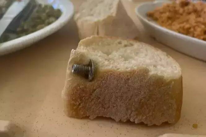 "Les conséquences auraient pu être bien plus graves!": hospitalisé à Fréjus, il découvre une vis dans son morceau de pain