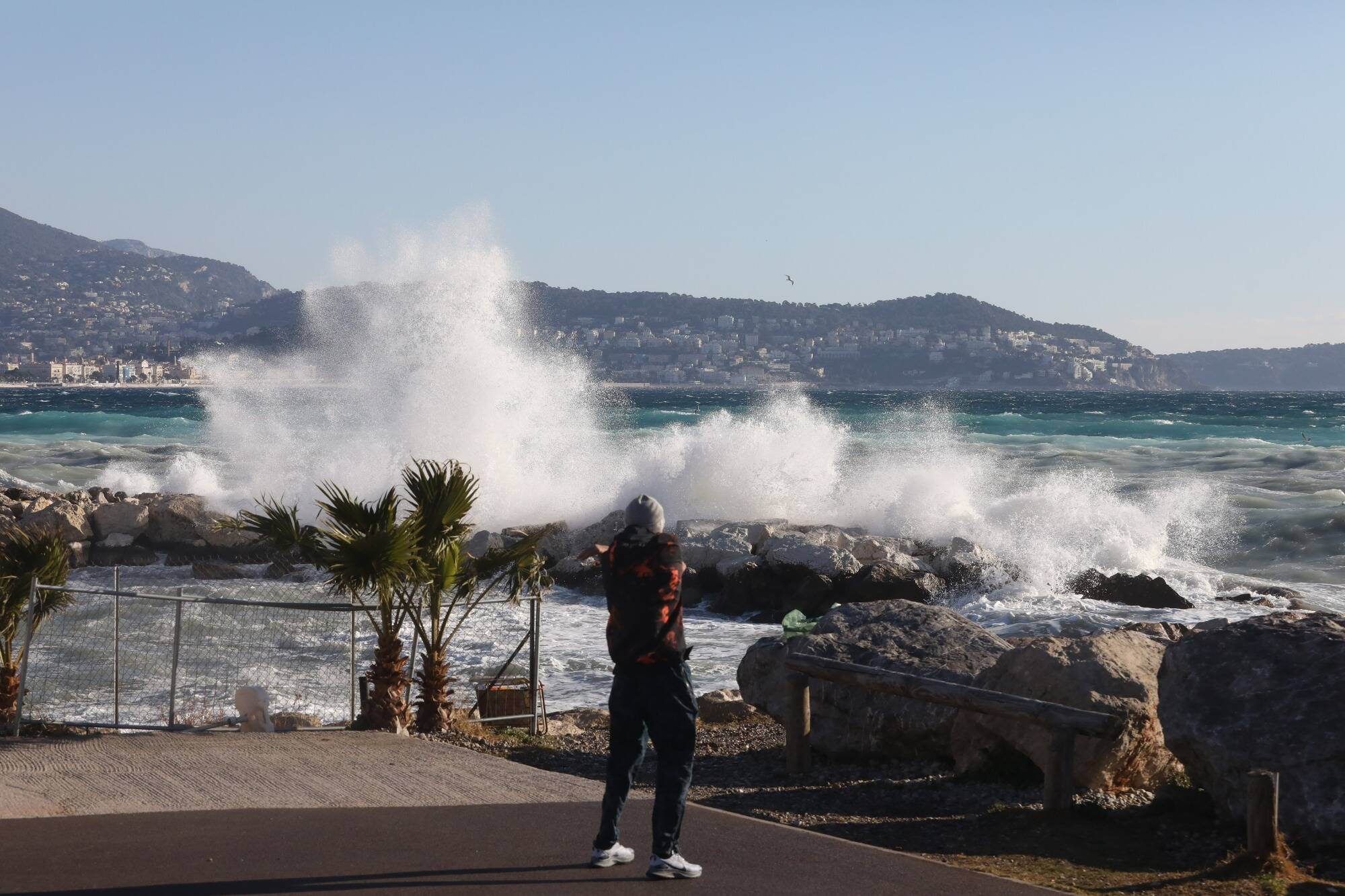 La vigilance pour pluies-inondation et vagues-submersion reconduite ce mardi dans les Alpes-Maritimes: voici ce qui nous attend