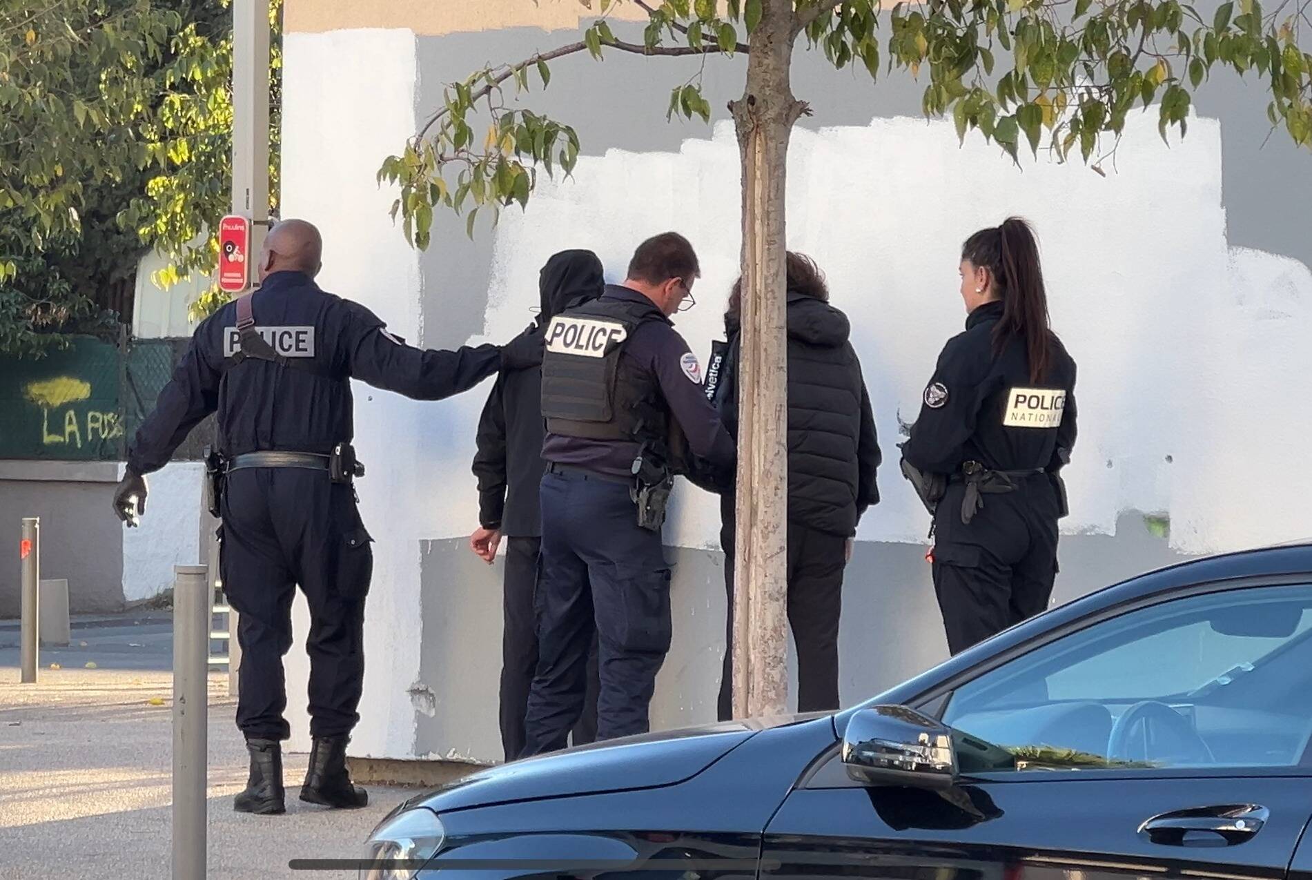 Une balle dans le mur d'un appartement, deux interpellations: tensions encore vives aux Moulins à Nice après de nouveaux tirs