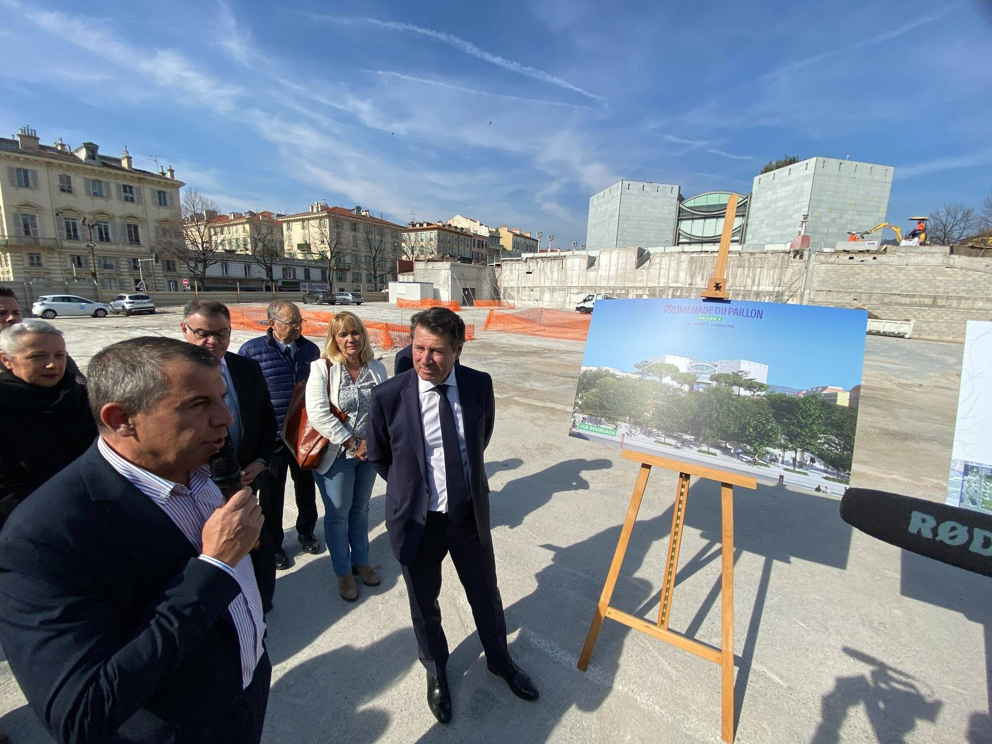 Christian Estrosi lance les travaux sur les gravats du TNN, première étape de l'extension de la promenade du Paillon de Nice