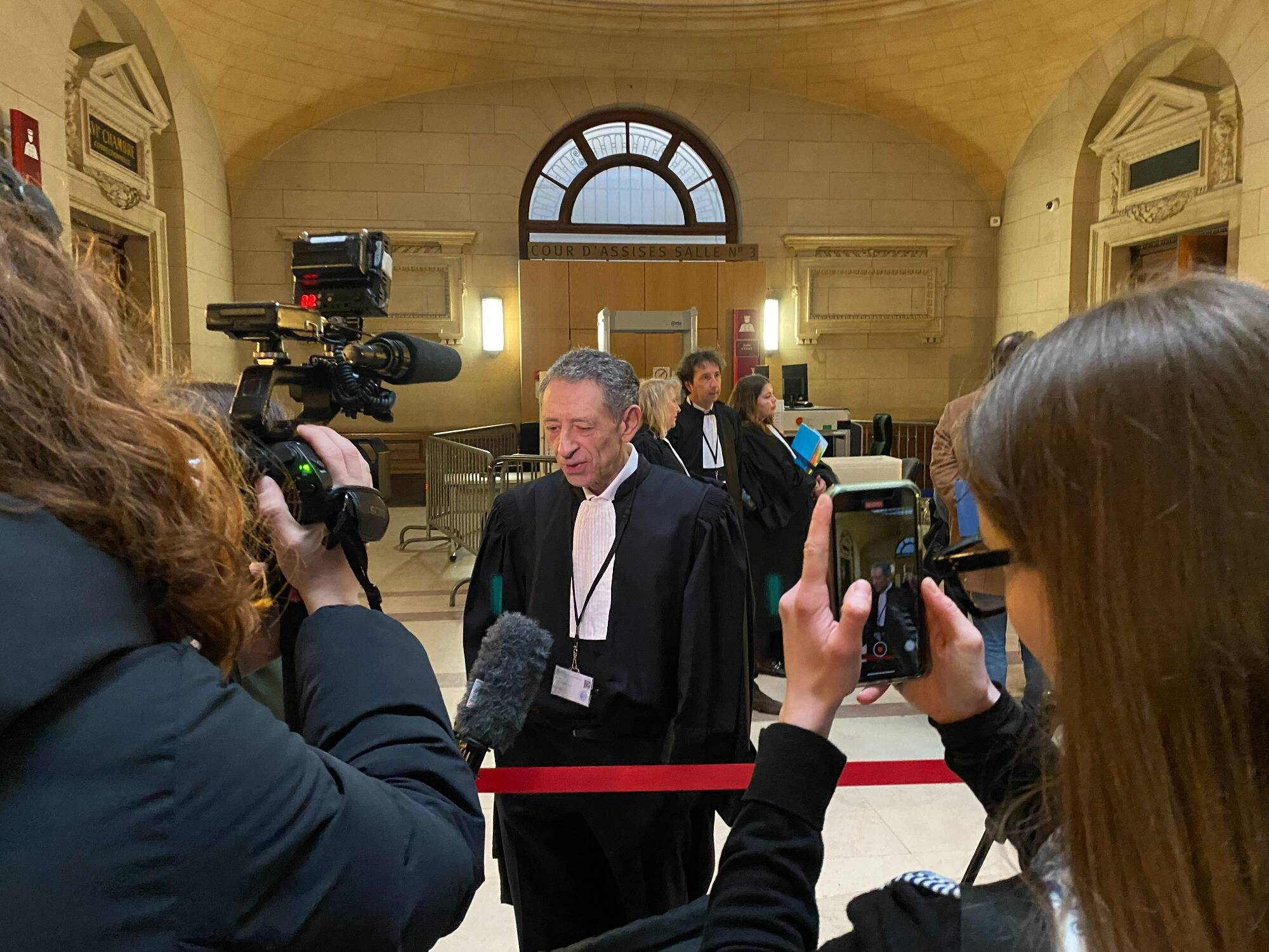 Attentat de la basilique Notre-Dame à Nice: "l'amnésie" du présumé terroriste provoque la colère des victimes