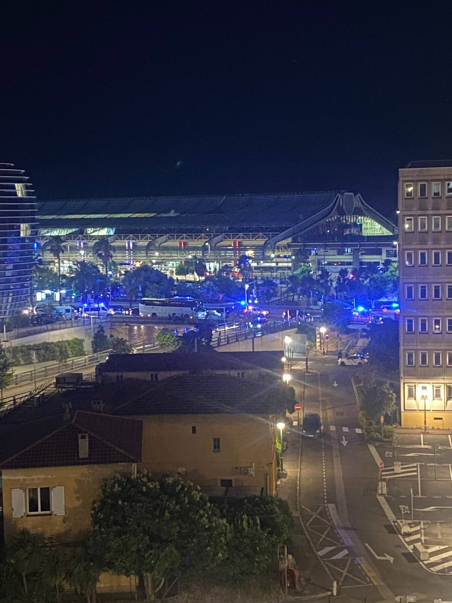 Deux morts dans un accident grave sur la Promenade des Anglais devant l'aéroport de Nice