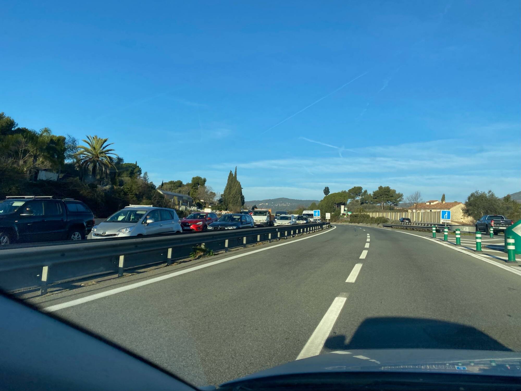 Un accident provoque des bouchons sur la pénétrante Cannes Grasse ce lundi matin