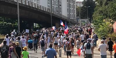 Plus de 13.000 manifestants ont défilé sans heurt ni interpellation à Toulon, l'un des cortèges les plus importants de France