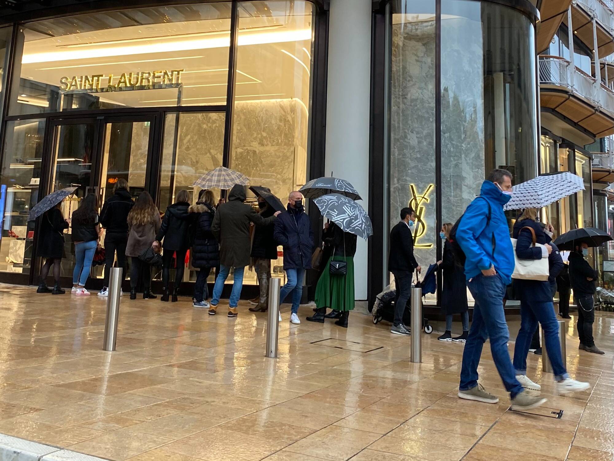 Covid-19: l'accès à Monaco sera régulé ce samedi pour éviter une ruée sur les soldes