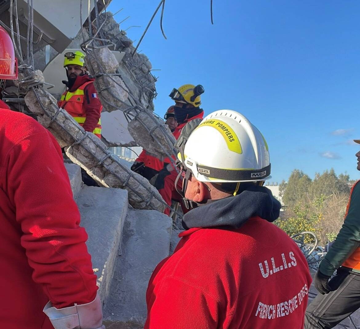 "Pour l'instant, nous ne retrouvons que des morts": des secouristes azuréens se démènent pour retrouver des survivants après le séisme en Turquie