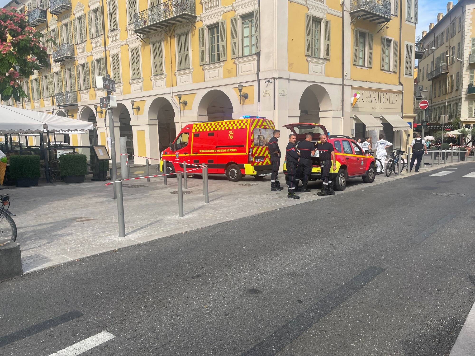 Drame sur la place Garibaldi à Nice: un homme chute mortellement du 3e étage