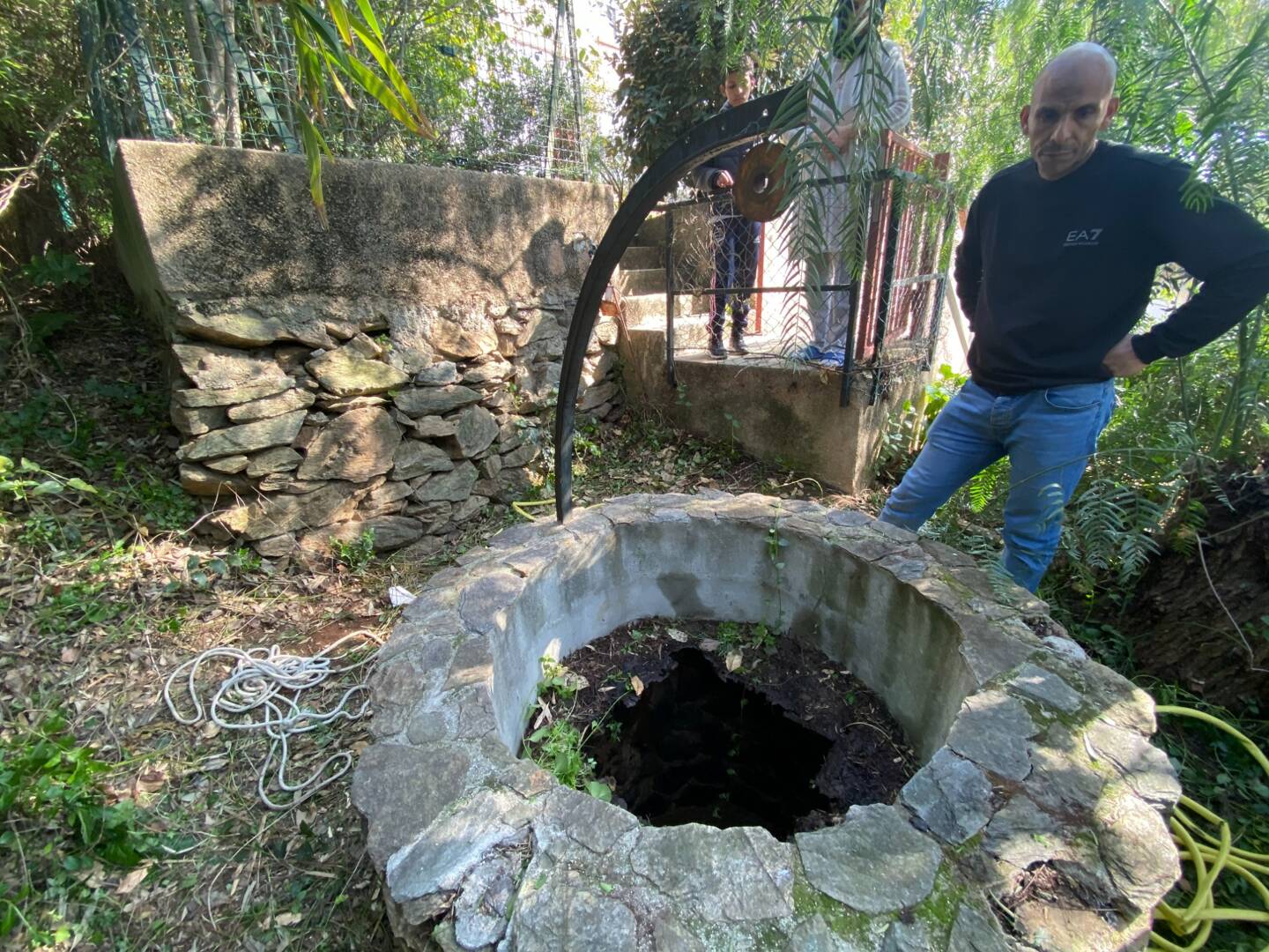 Ce dimanche matin vers 10h45 à La Croix-Valmer, sur une propriété privée, un petit garçon de 5 ans est tombé dans un puits.