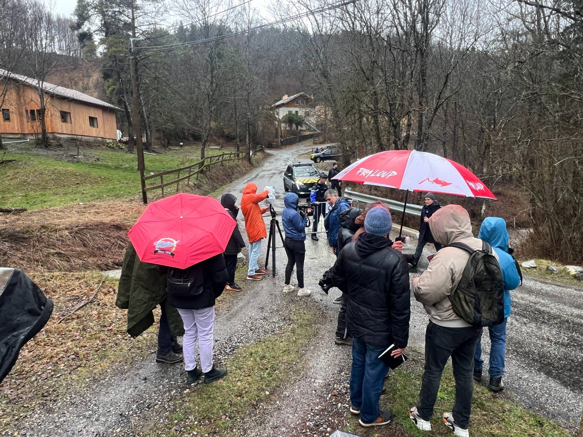 Disparition du petit Emile: deux journalistes verbalisés pour avoir bravé l'arrêté d'interdiction d'accès au hameau du Haut-Vernet