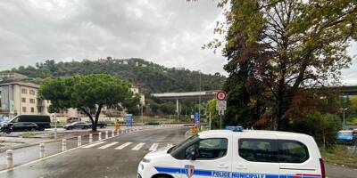 Vigilance orange levée, A8 coupée, routes fermées: le point à la mi-journée sur les intempéries dans les Alpes-Maritimes