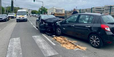 Au volant d'une voiture volée, ils provoquent un accident lors d'une course poursuite avec la police à Cannes