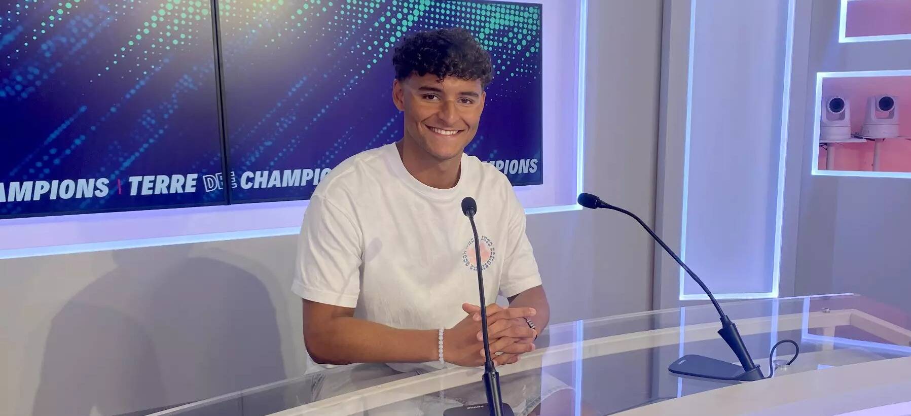 "Je n'ai jamais été aussi rapide en début de saison''... Le nageur niçois Mathys Chouchaoui est l'invité du 7e numéro de "Terre de champions"