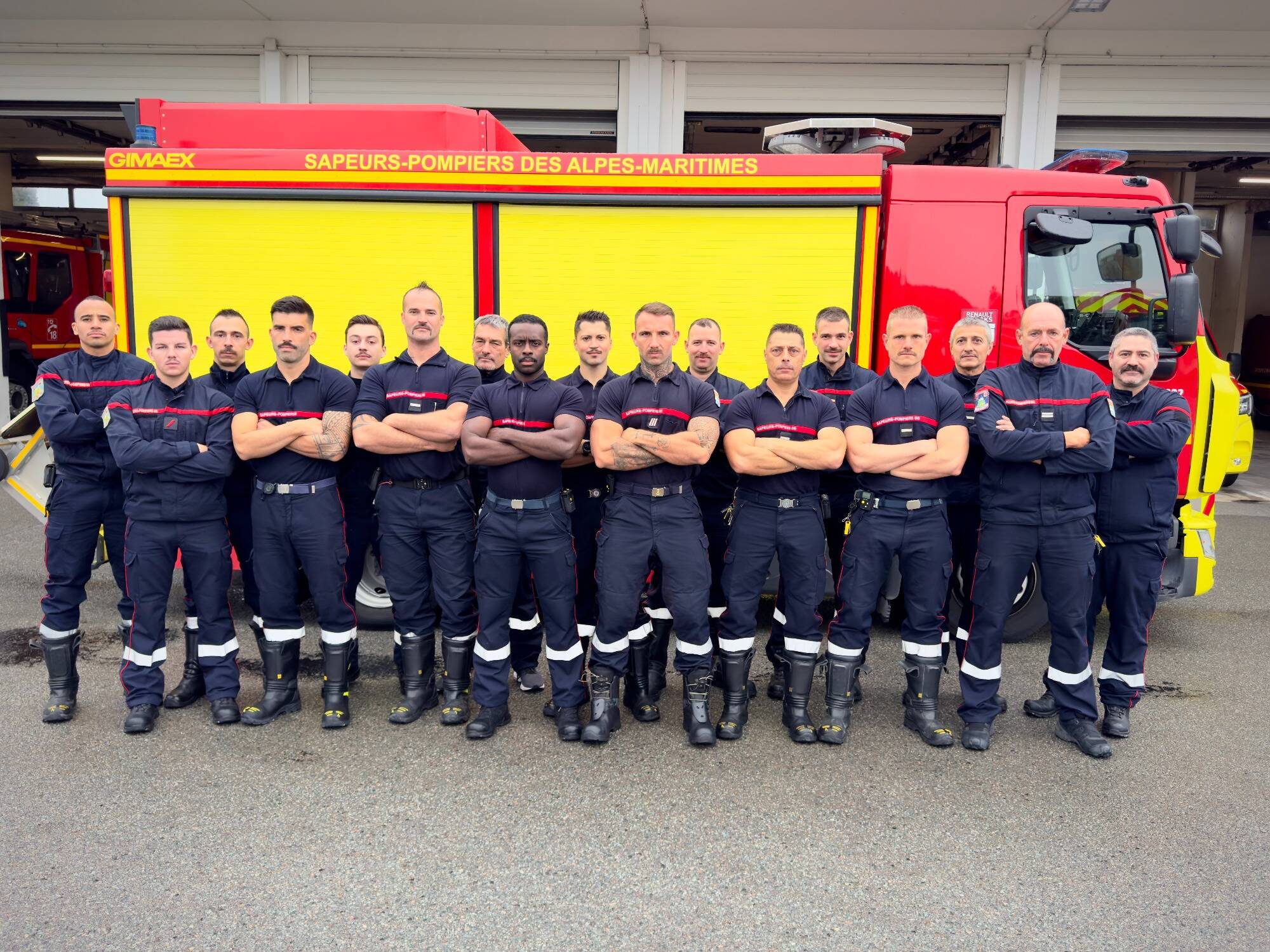 Movember, ce n'est pas encore fini: les pompiers d'Antibes changent de style pour la moustache