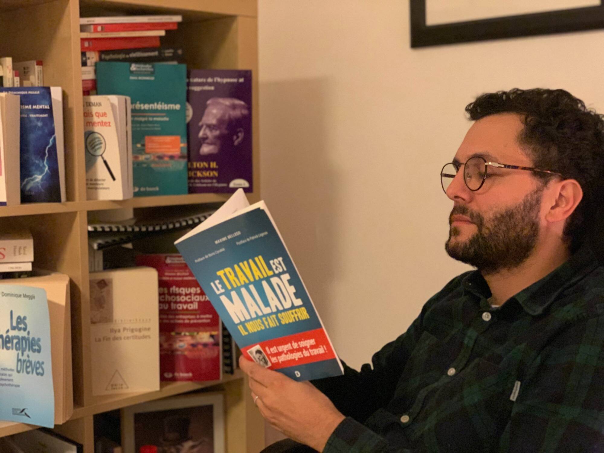 "Le travail est malade, il nous fait souffrir." Ce psychologue propose des remèdes aux entreprises