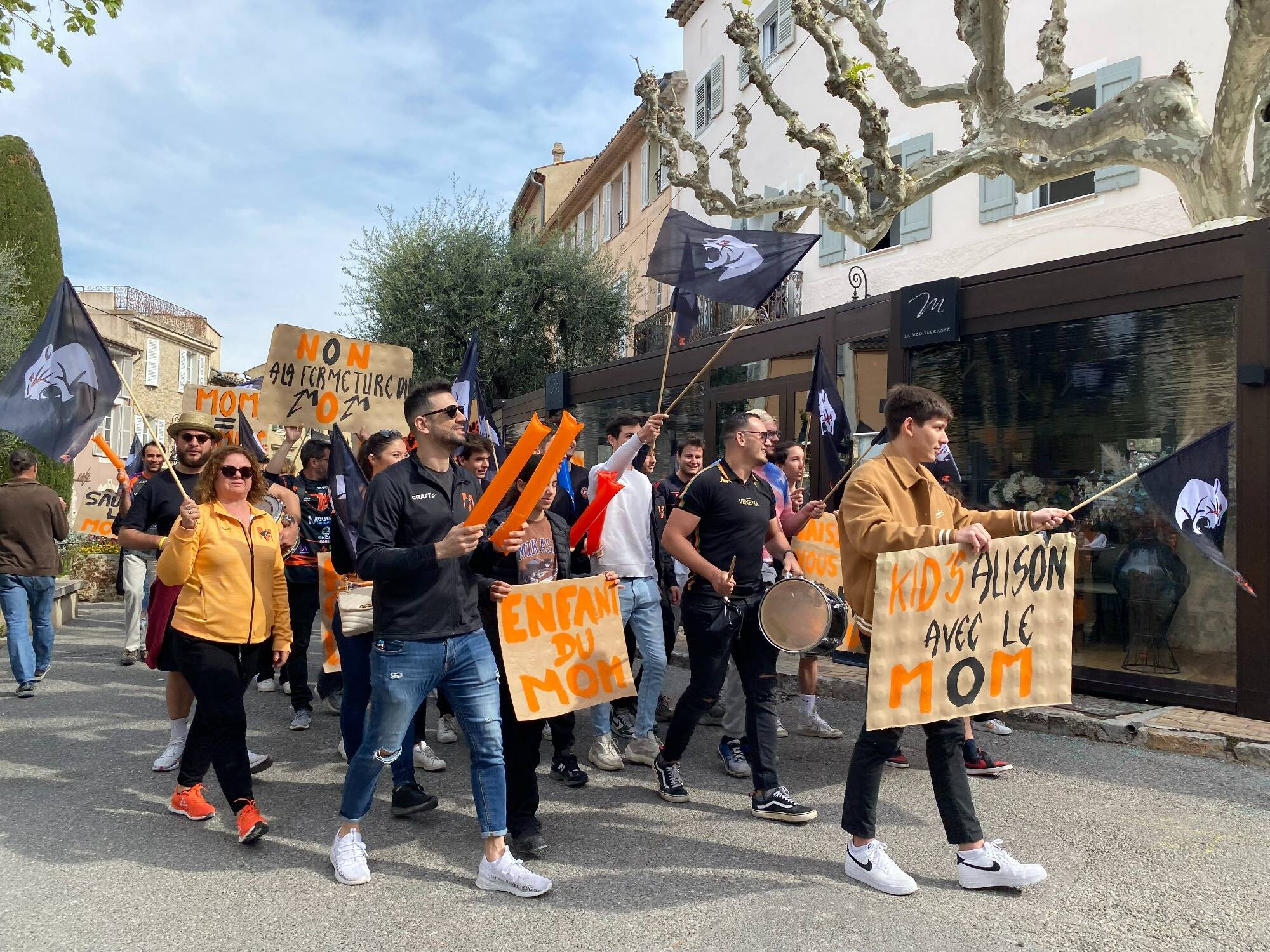 M. O. Mougins Volleyball en péril: les licenciés manifestent pour sauver le club... et les événements sportifs de la saison
