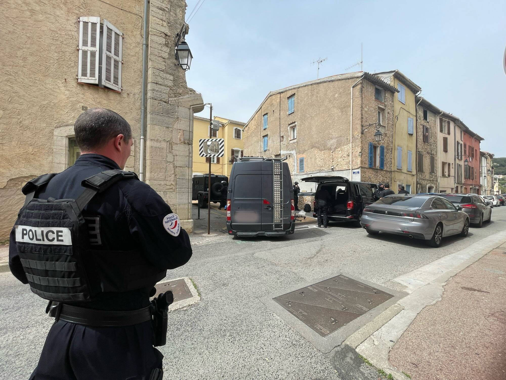 Un homme menace de faire exploser son appartement à Trans-en-Provence, le RAID est sur place