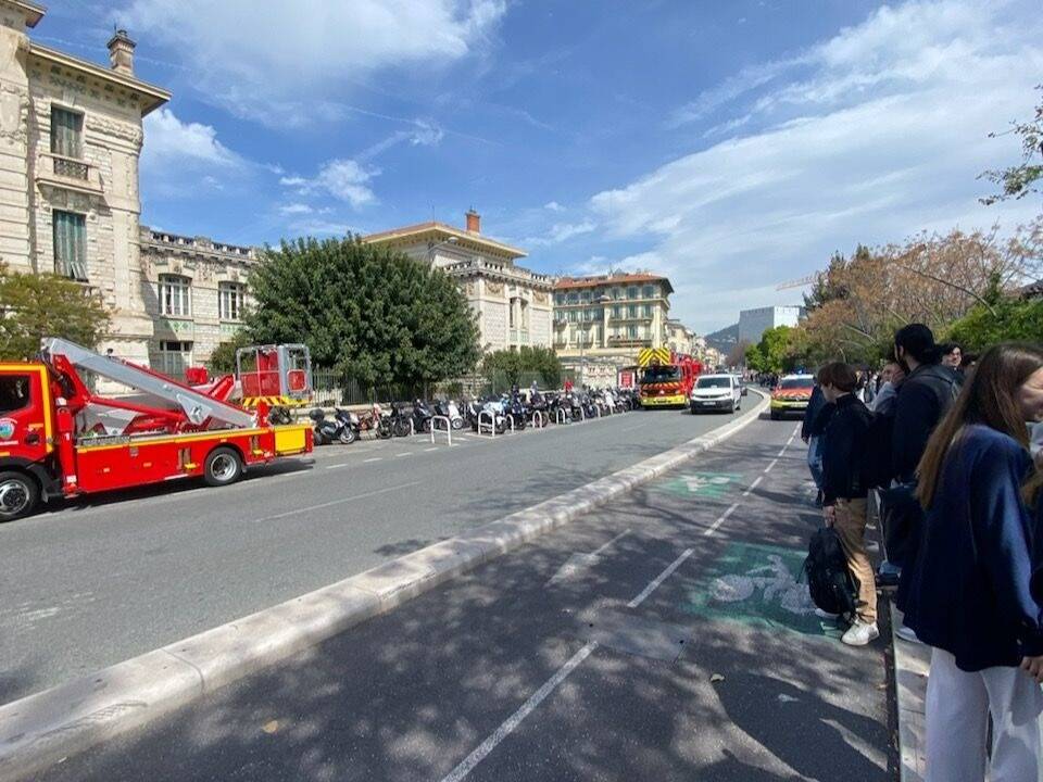 Fumée suspecte au lycée Masséna à Nice, 1.700 élèves et membres du personnel évacués