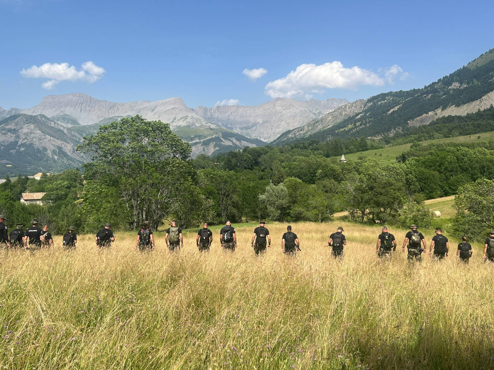 Boisé, escarpé, à bonne distance du Haut-Vernet: à quoi ressemble le lieu de la découverte des ossements du petit Emile?