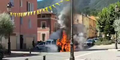 Roquebillière: une voiture en feu devant la mairie