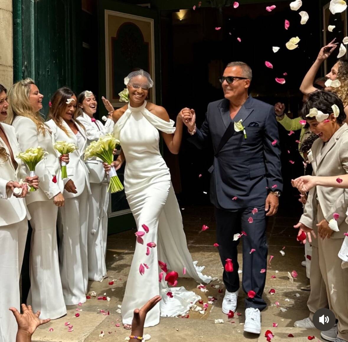 Le roi de la nuit Jean-Roch et sa compagne Anaïs se sont dit "oui" ce samedi après-midi à Saint-Tropez
