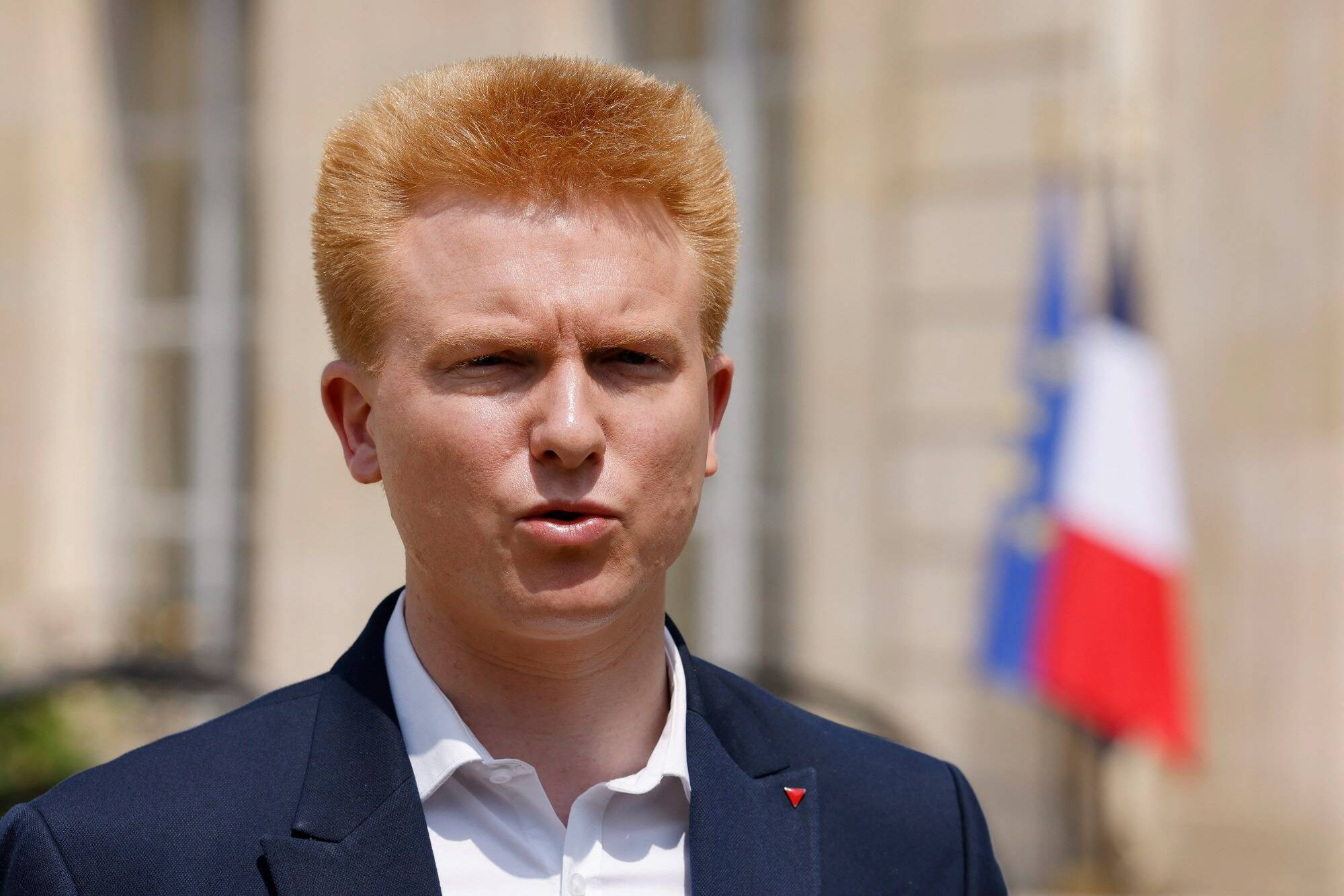 Adrien Quatennens, condamné pour violences conjugales, est de retour à l'Assemblée nationale, Renaissance dépose un projet de loi