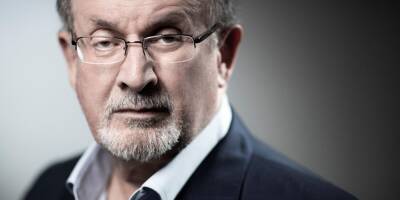 Attaque de Salman Rushdie: l'écrivain perd l'usage d'un oeil et d'une main